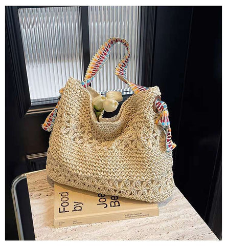 Free Straw holiday tote bag with Order over $400